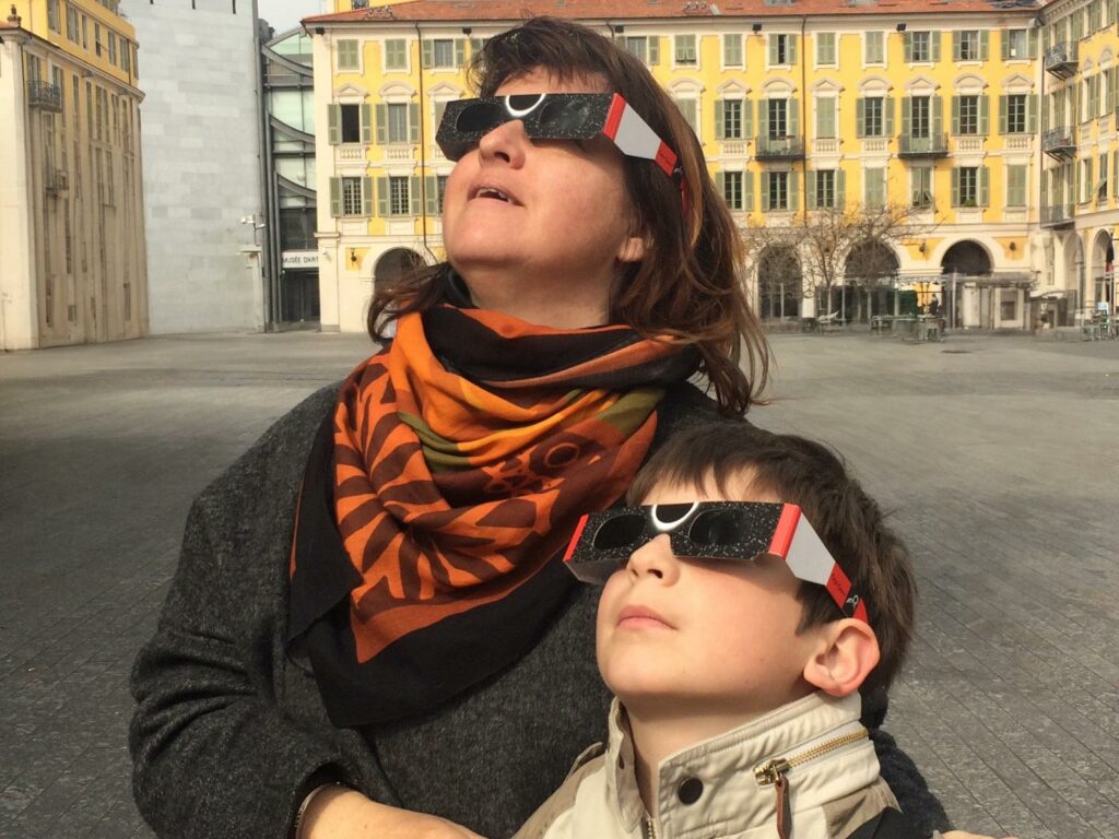lunette éclipse sur Nice